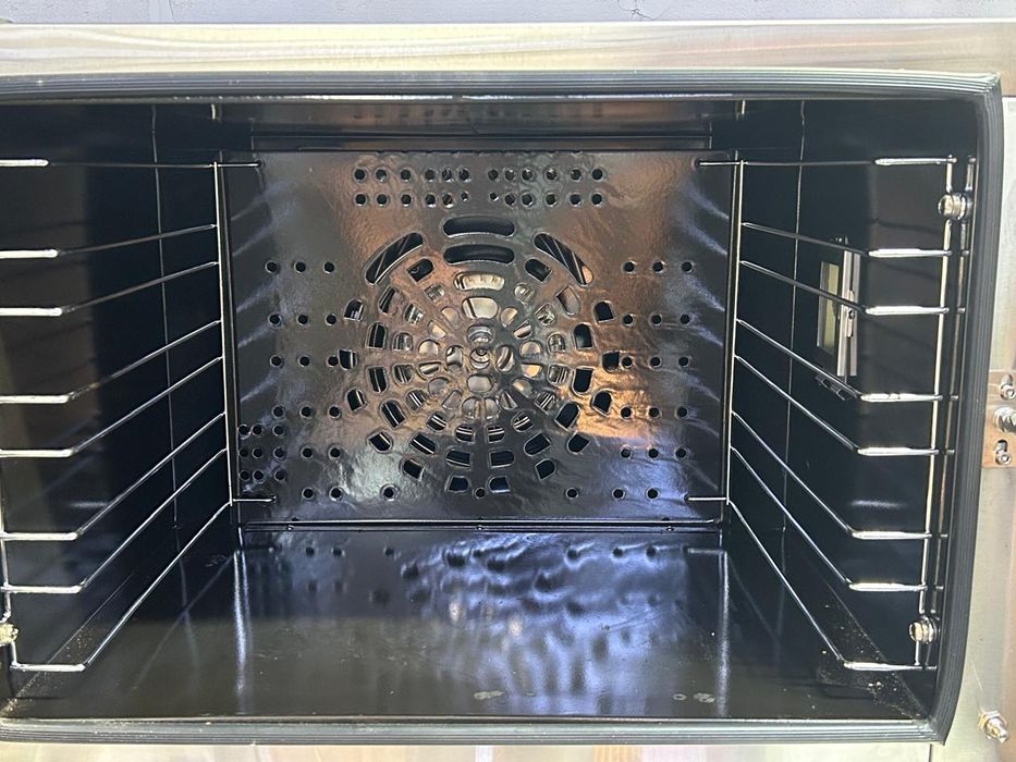 Пароконвекционая печь