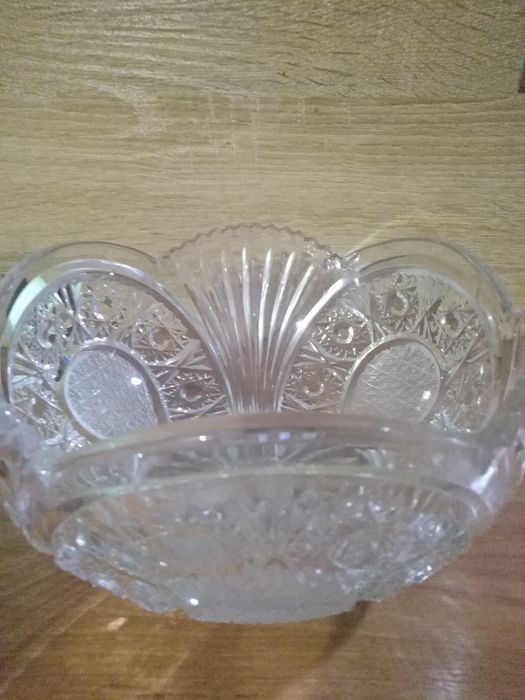 Вазы хрустальные