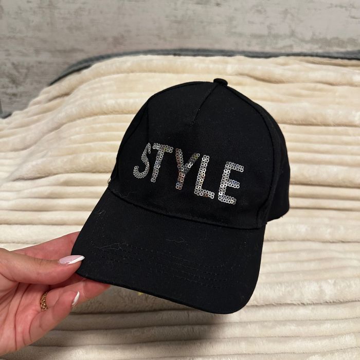 Шапка (черна или жълта)