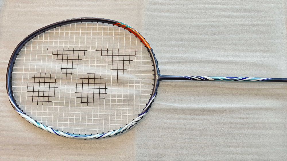 Yonex Astrox 100ZZ  ракета за бадминтон