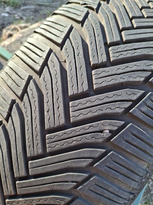 2  Anvelope de iarnă  225 55 r17 Michelin