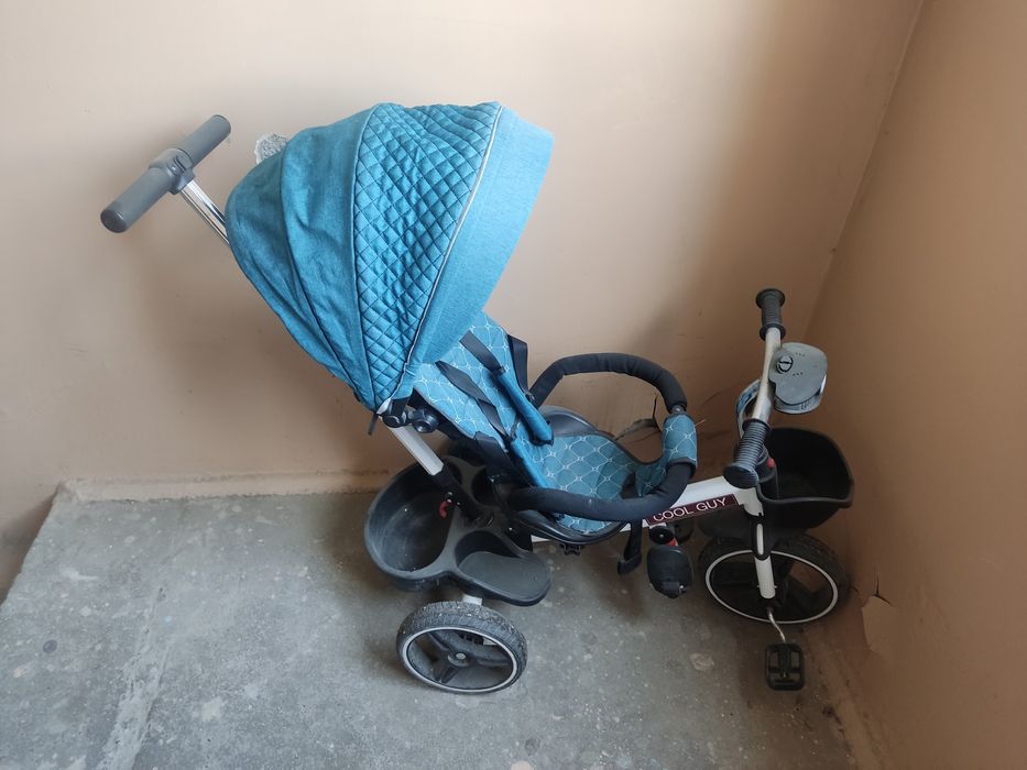 Трех колёсный велосипед с ручкой