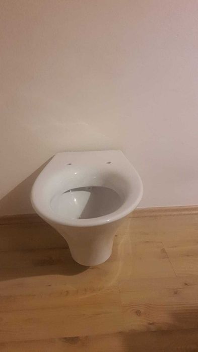 Wc suspendat nou