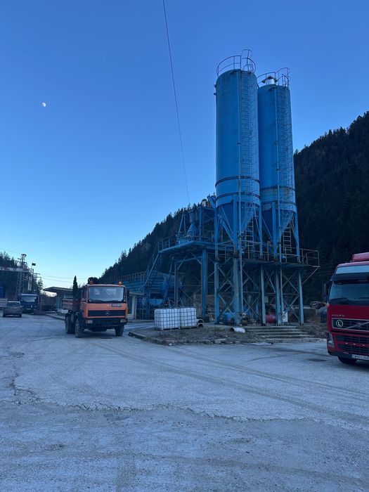 Продава супер база