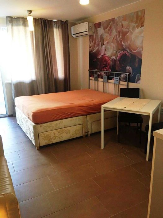 Апартамент, до Общината .