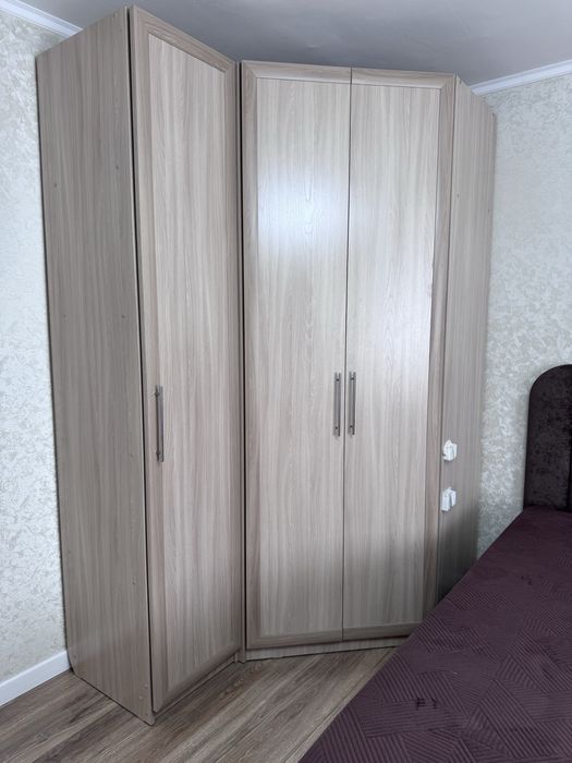 Продам шкаф угловой