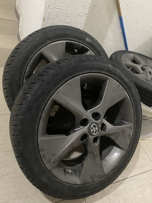 Срочно продам оригинальные диски с резиной