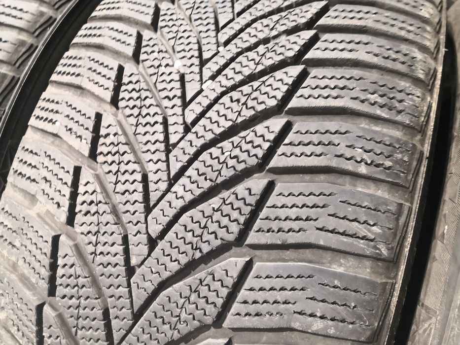 Гуми спорт пакет 245 45 18 и задни 275 40 18 nexen dot 23 24