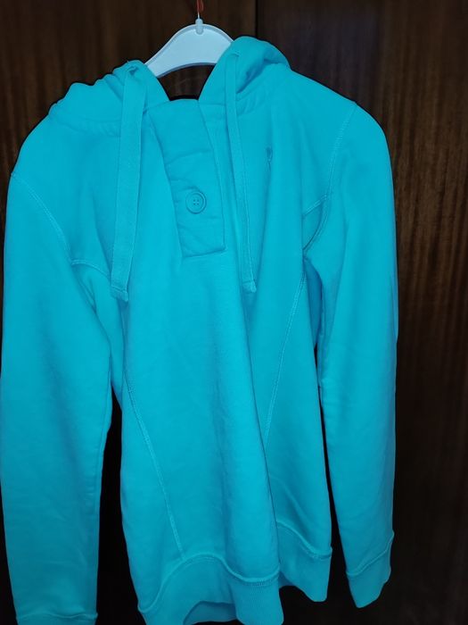 Дамско Яке и чисто нов панталон манго два чифта дънки Зара, жилетка и