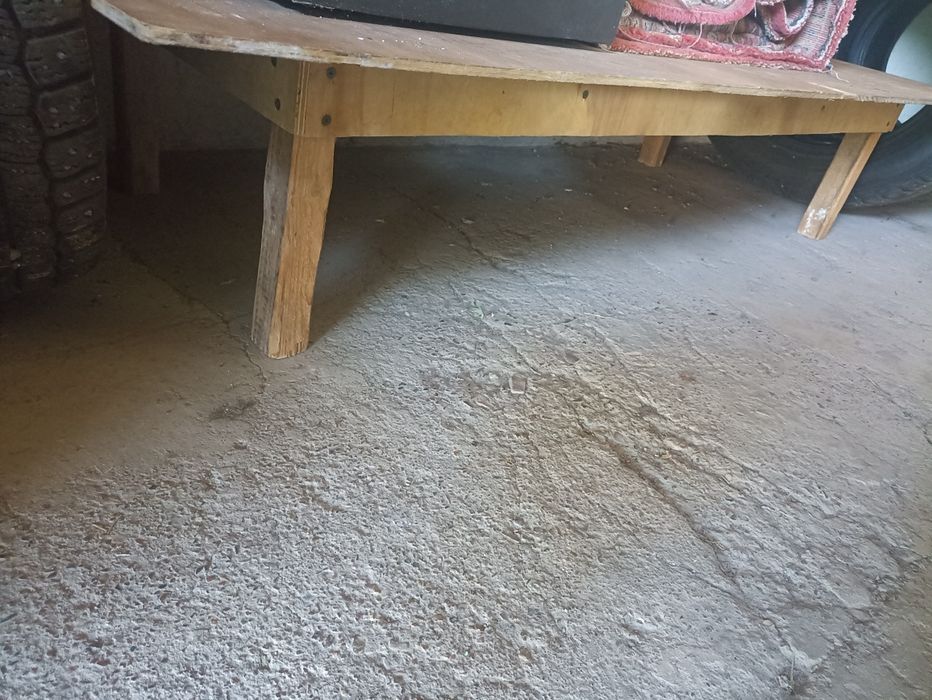 Азиатские столы для гостей