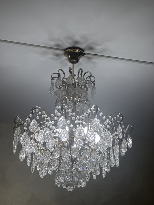 хрустальная люстра