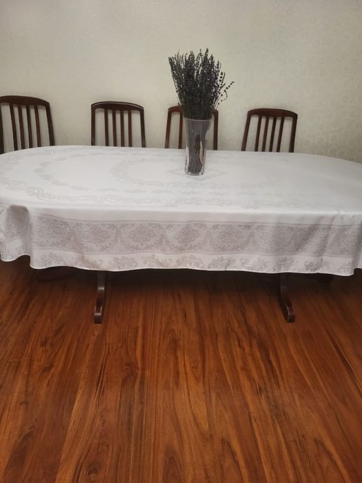 Продается стол