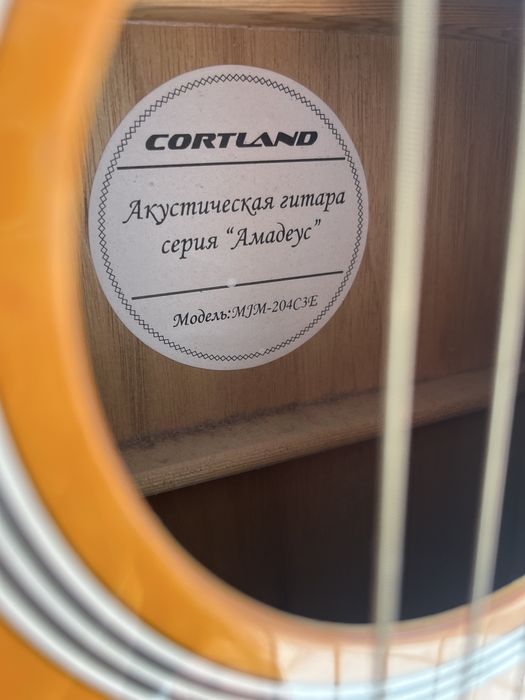 Акустическая гитара cortland