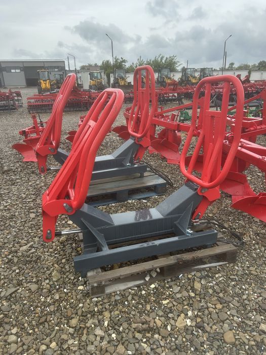 Clesti manevrat baloti . Coasa . Infoliator . Grebla