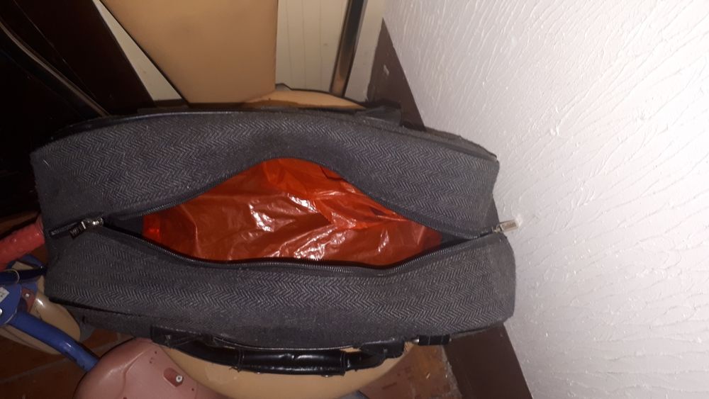 Продается спорт. сумка черного цвета