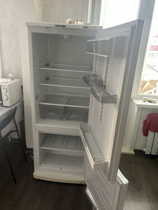 Продам холодильник атлант 150 см