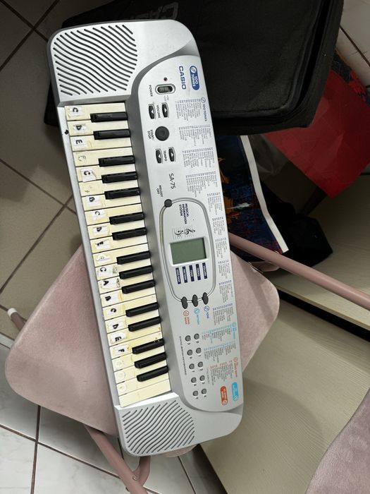 Pianina Casio pe baterii