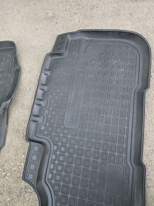 Полики Тойота Хайлендер 2014г