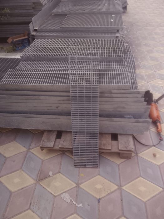 Grătare metalice si trepte