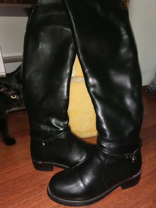 Продам зимние сапоги ботфорты