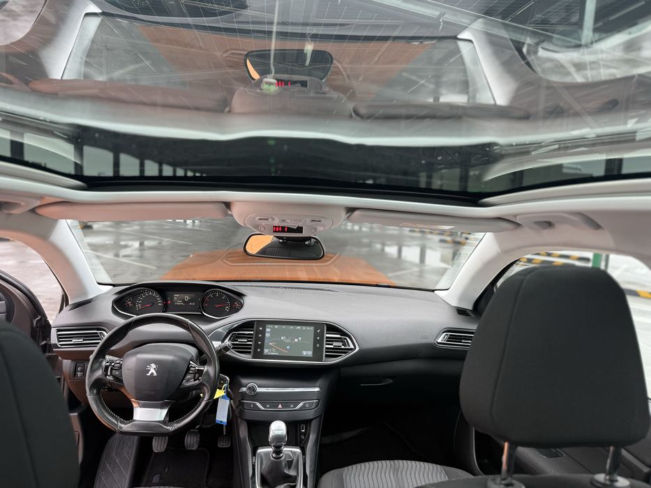 PEUGEOT 308 1.6HDI 120CP/PANO/CLIMA/Navi/GARANTIE/Rate cu buletinul