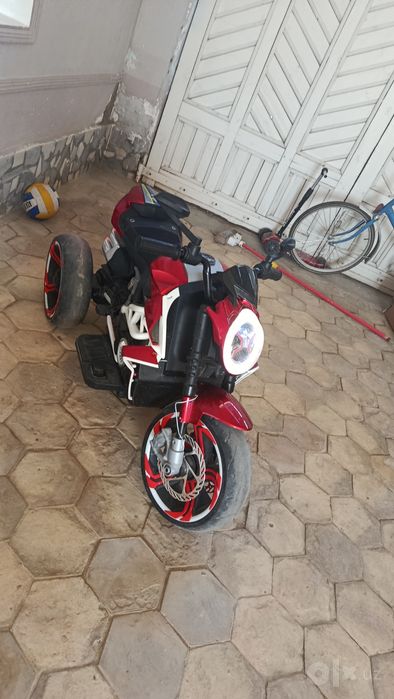 Bolalar motosikili holati yaxshi