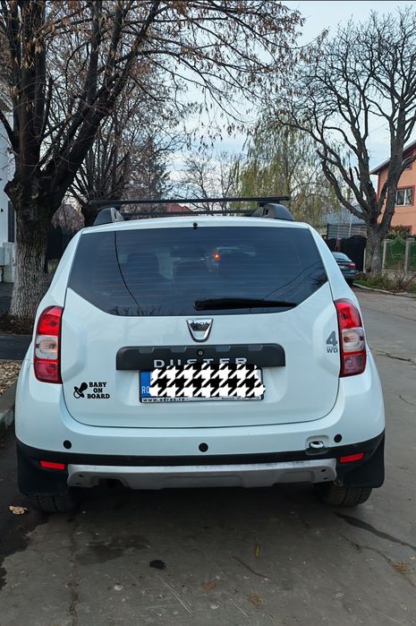 Duster 4x4 benzină (1.2 TCe) Laureate • Navi • Geamuri electrice
