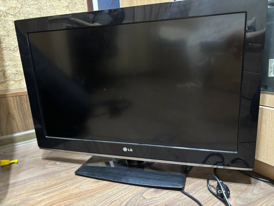 Продается телевизор LG.