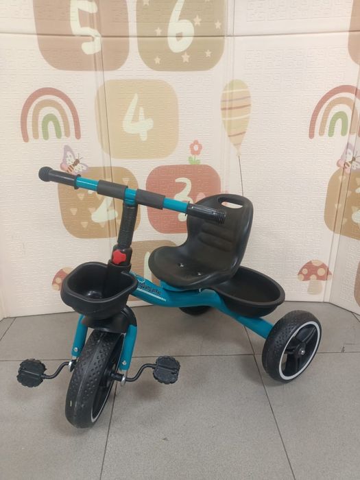 Велосипед трёхколёсный