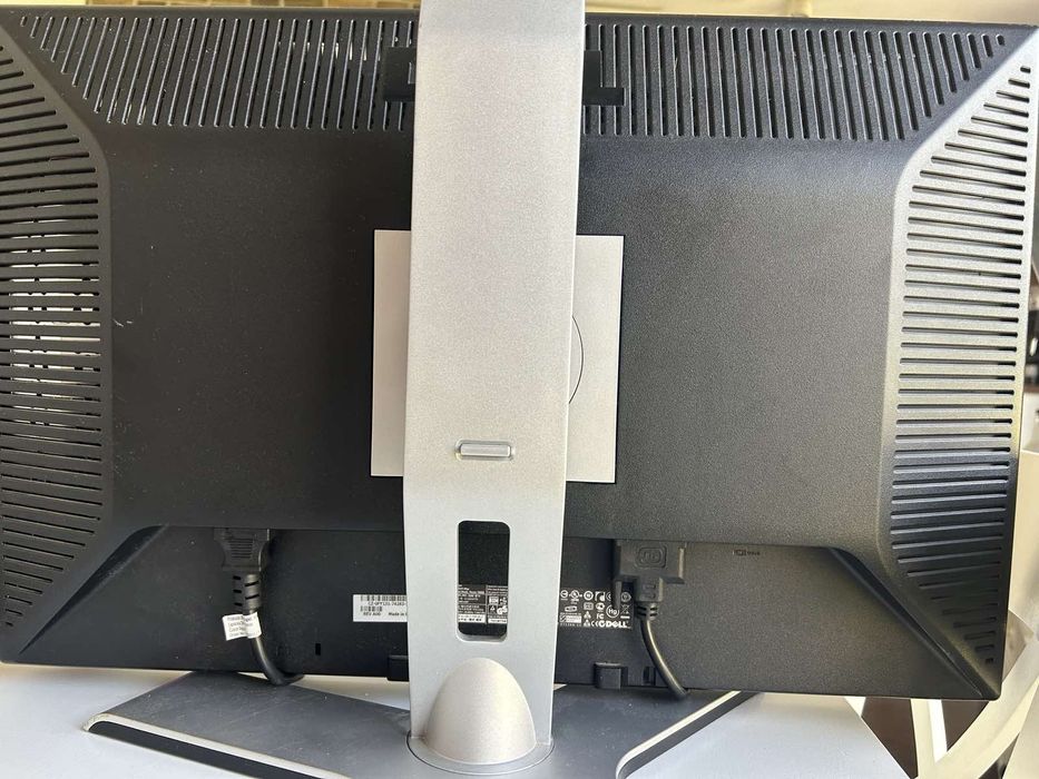 Монитор Dell 2007FP