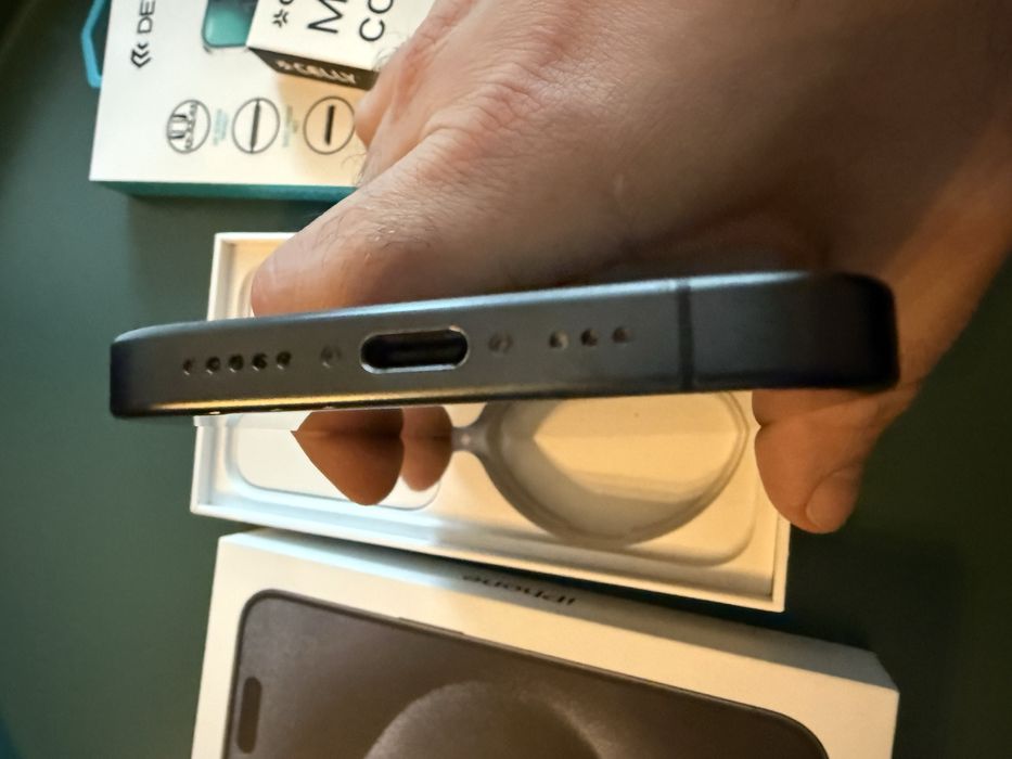 Iphone 15 pro, black titanium