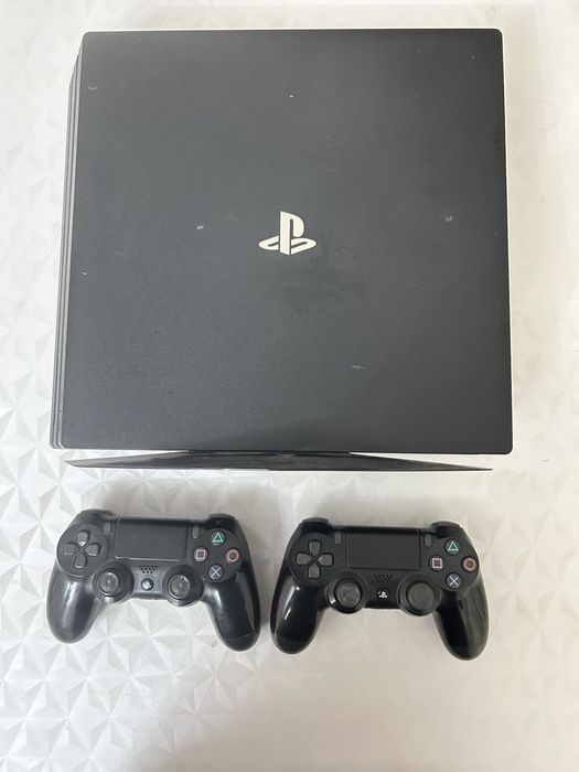 ps 4 pro в хорошем состоянии
