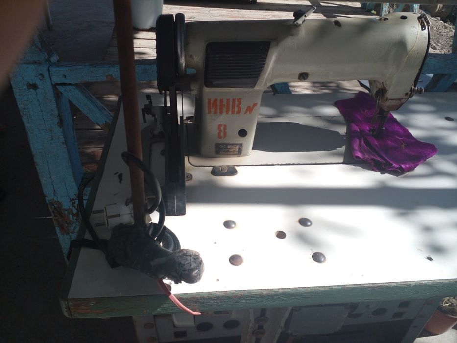 Продается швейная машинка