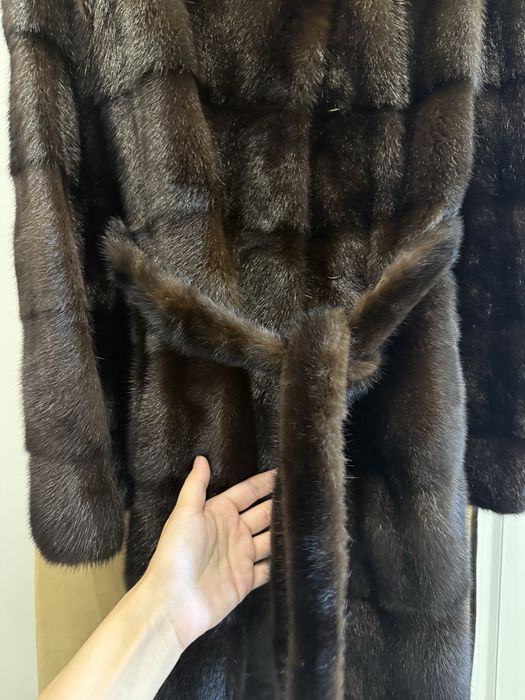Продам шубу норковую