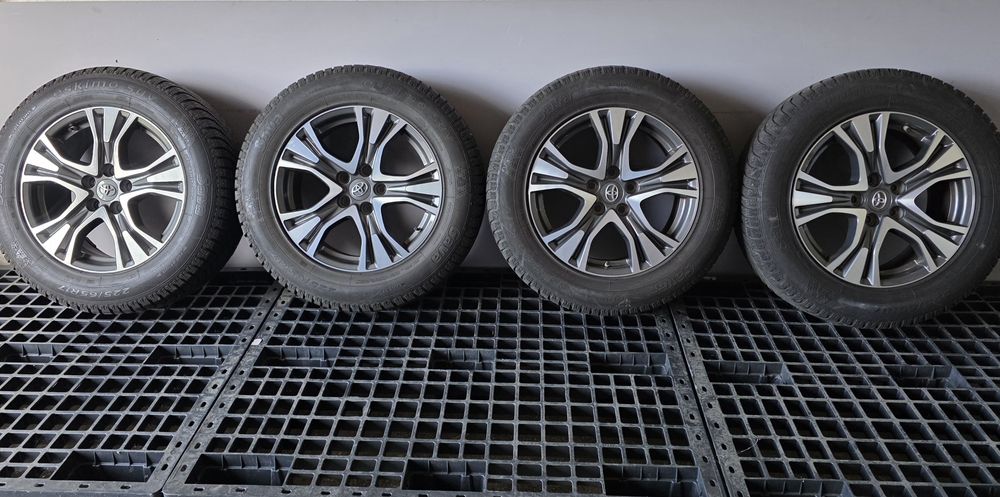 Jante Originale Toyota Rav4 225/65R17 iarna