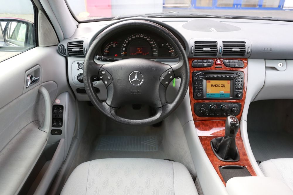 Mercedes W203 C240 V6  2.6 benzina 170CP 33.000Km  Varianta Classic