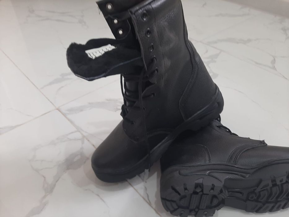 Продам новые   берцы