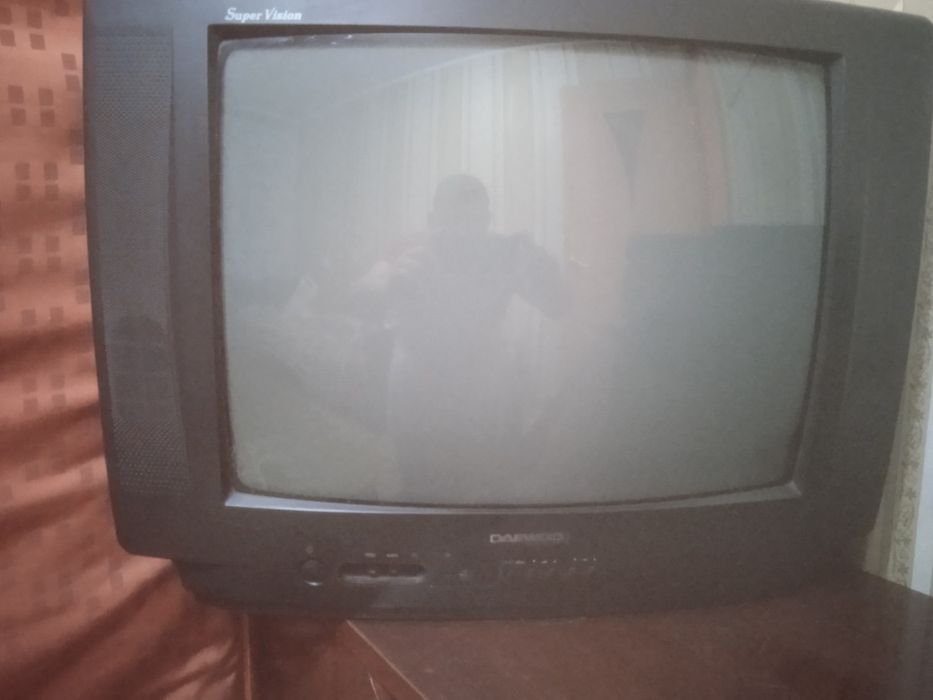 Продаю телевизоры и муз центр