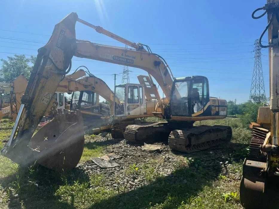 Dezmembrez excavator JCB JS 220 -piese de schimb JCB