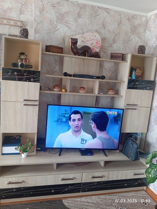 Продам горку в гостиную