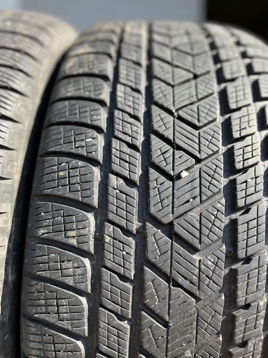 2 бр. зимни гуми 275/40/22 Pirelli DOT 3515 5-5,5 mm