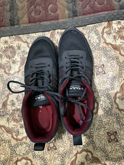 продам кроссовки