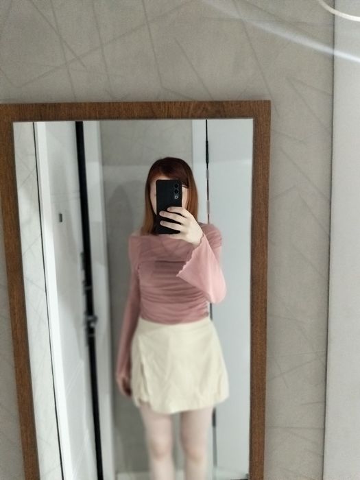 Продаëтся б/у пудровая кофточка