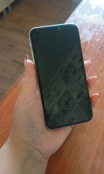 Продам IPHONE 11
