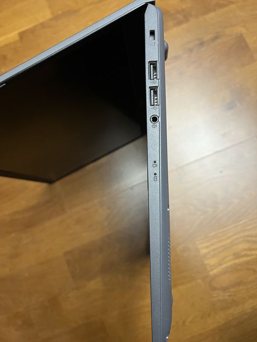 Asus X515E