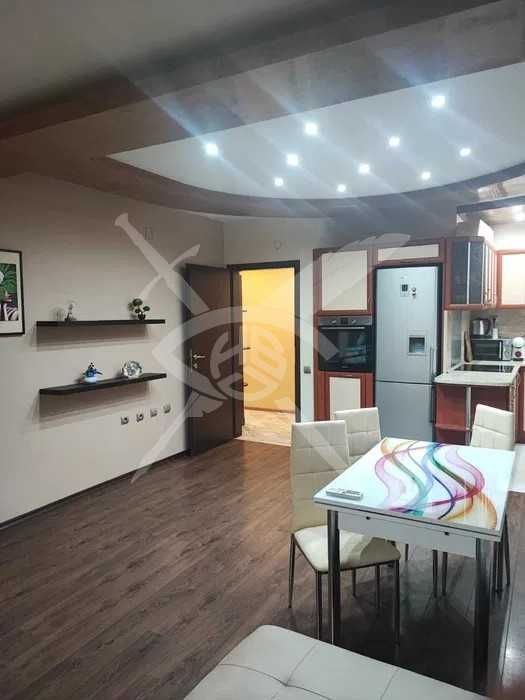 Продава се Тристаен апартамент в Стара Загора, Била - 124 кв.м за 1655 €/кв.м - Снимка #4