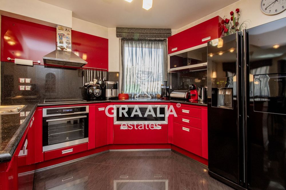 Продава се Къща в София, Кръстова вада - 528 кв.м за 1737 €/кв.м - Снимка #3