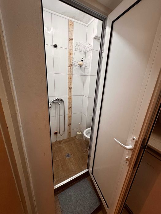 Дава се под наем Едностаен апартамент в Варна, Център - 30 кв.м за 178.5 € - Снимка #5