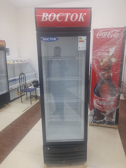 Витрина холодильник
