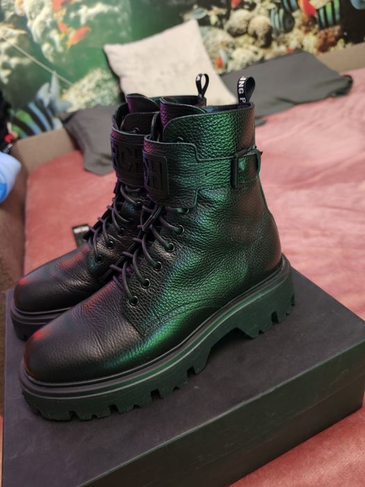 Vând ghete John Richmond